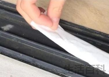 窗户滑道太脏怎么处理