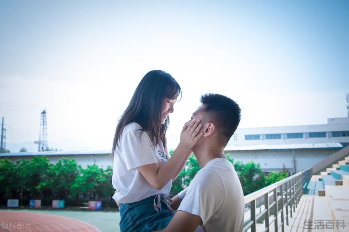 深爱你的男人会怎么抱你呢