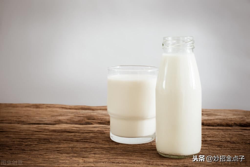 刚挤出来的牛奶和盒装纯牛奶哪个好