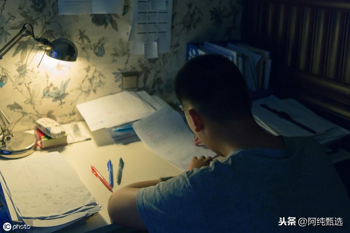 头皮上总长小疙瘩是什么原因