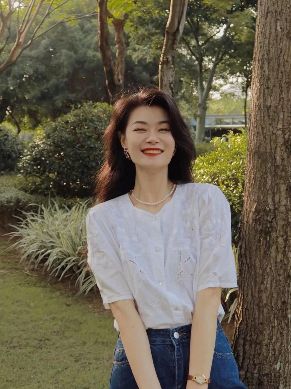 脸大的女生适合什么发型