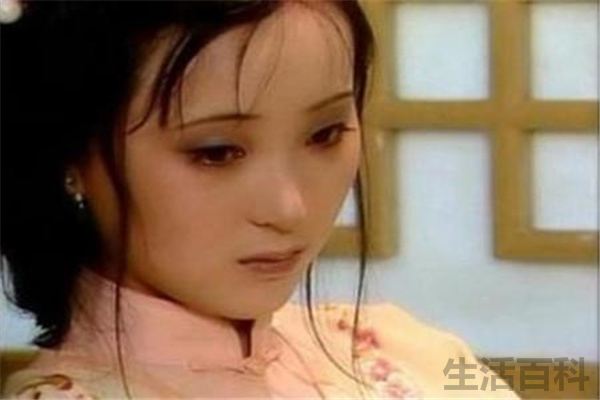 为什么林黛玉是赤着身子死去:死后换上寿衣