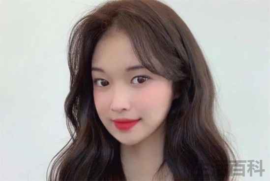 头发多的发型图片女