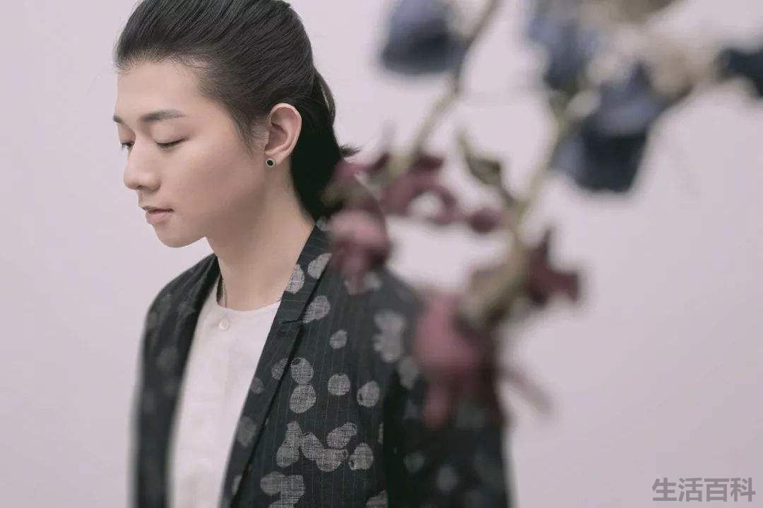 霍尊现在干什么工作