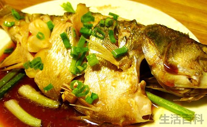 清蒸鲈鱼怎么做好吃又简单