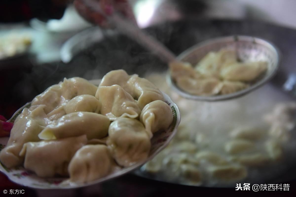 饺子是用冷水煮还是沸水煮