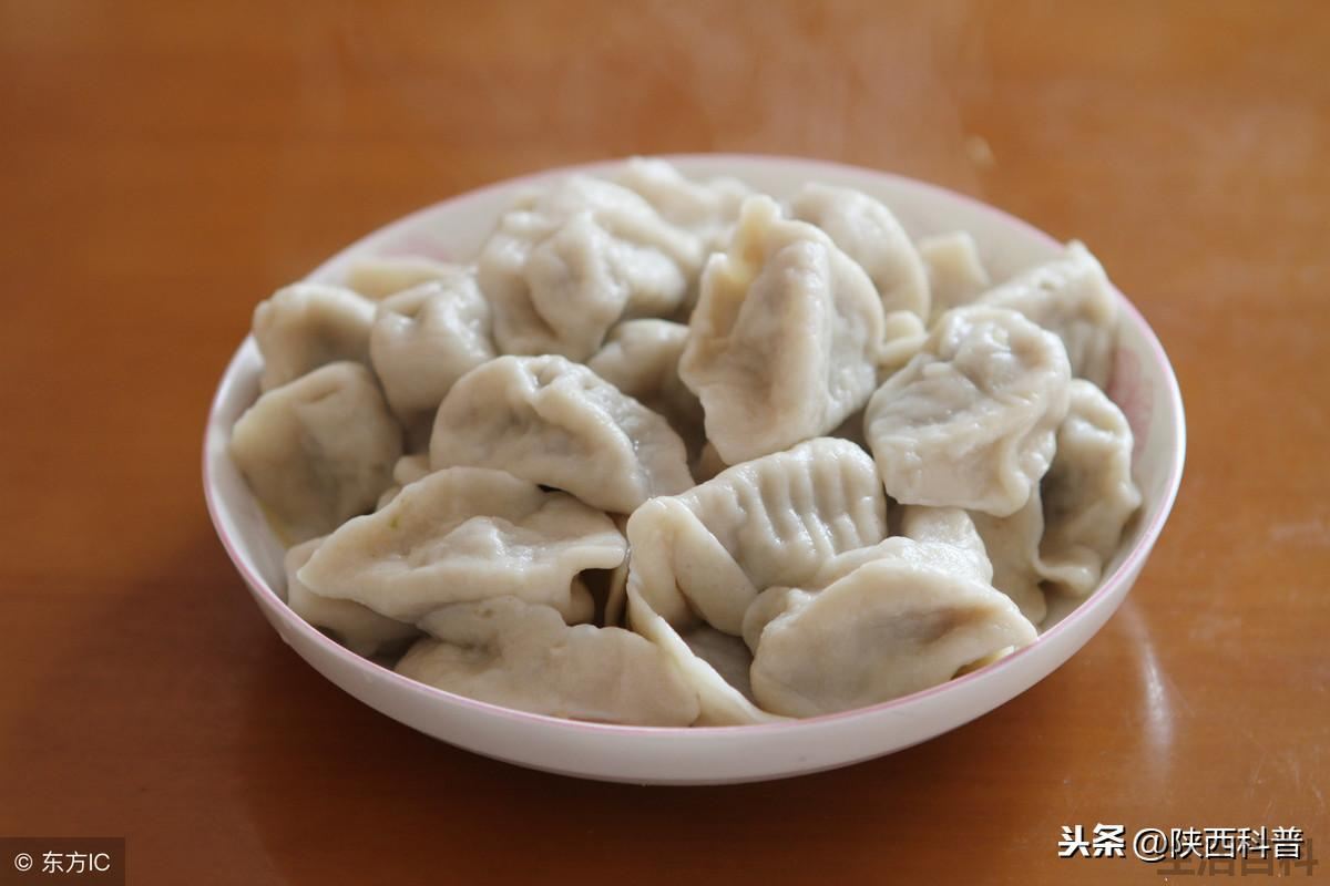饺子是用冷水煮还是沸水煮