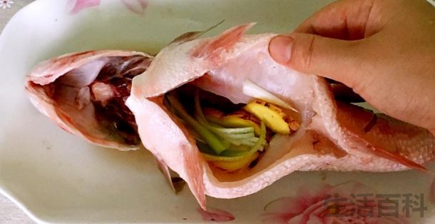 清蒸鲈鱼怎么做好吃又简单