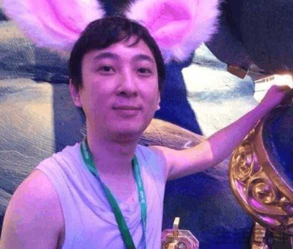 王思聪爆料李小璐万人玩