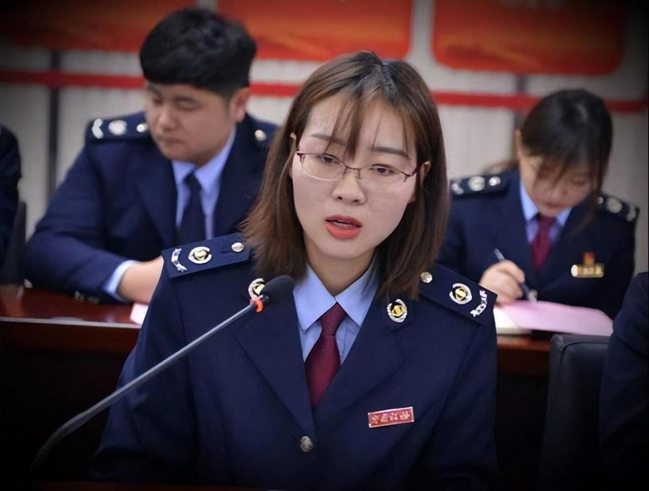 公务员降工资是真的吗2022年