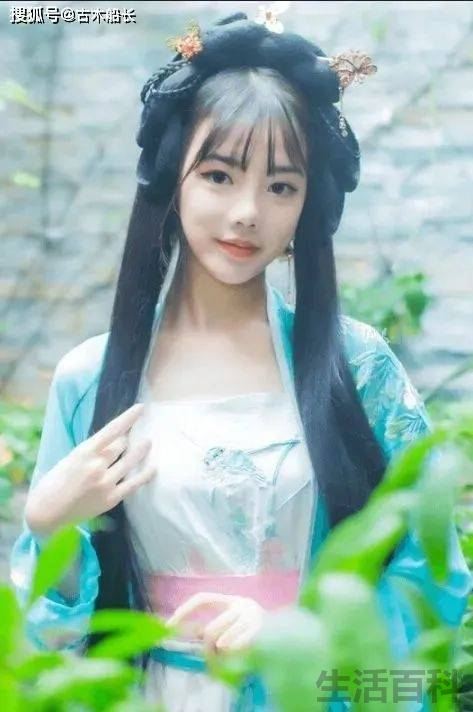 潘甜甜三部曲内容概括