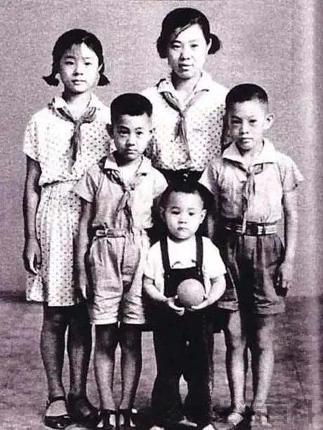 李连杰的真实家世高岗
