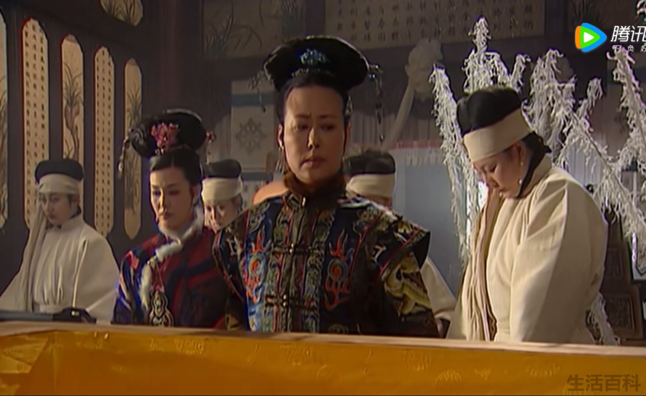 孝庄为什么扒了董鄂妃的衣服