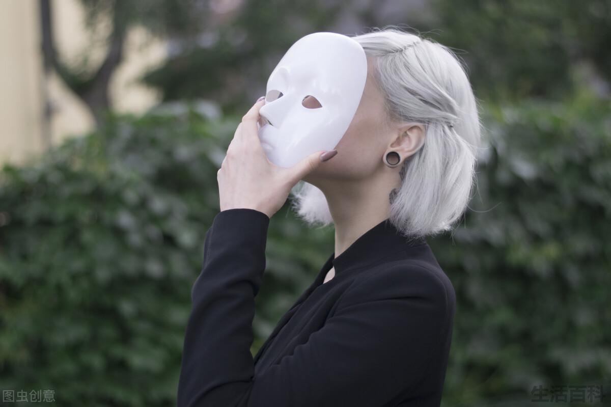 假装爱你的人有哪些表现