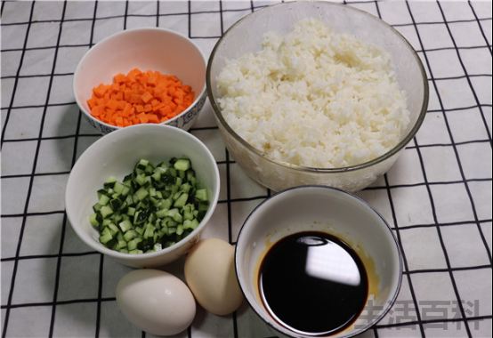 酱油炒饭做法