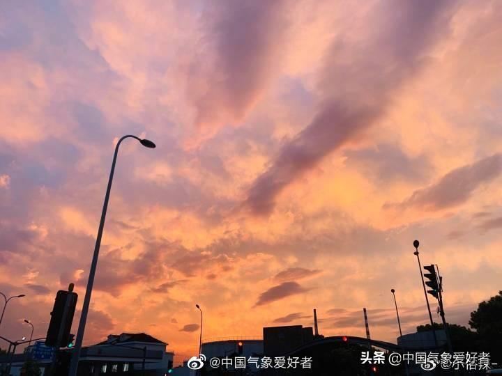 早晨出现朝霞是要下雨吗