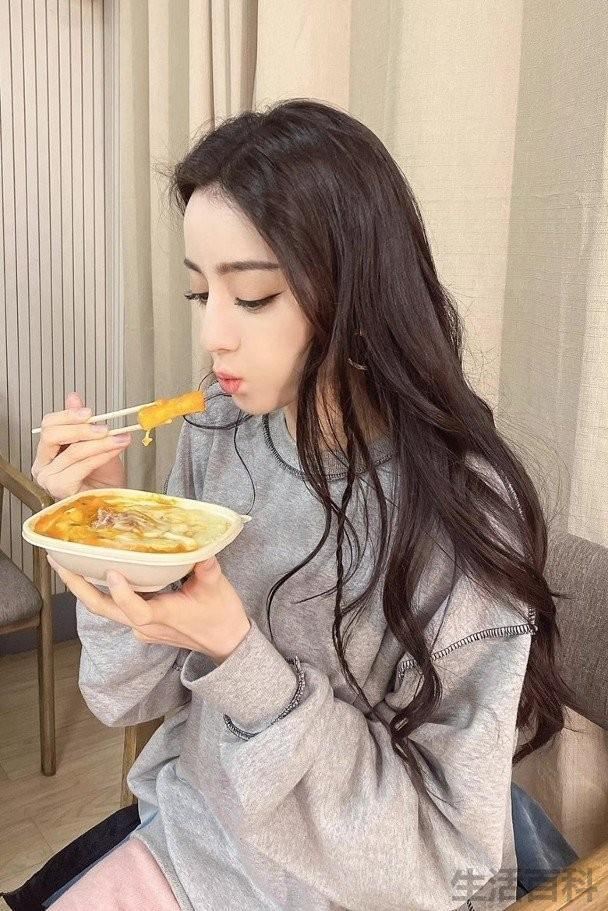 杨洋热巴恋情实锤2023