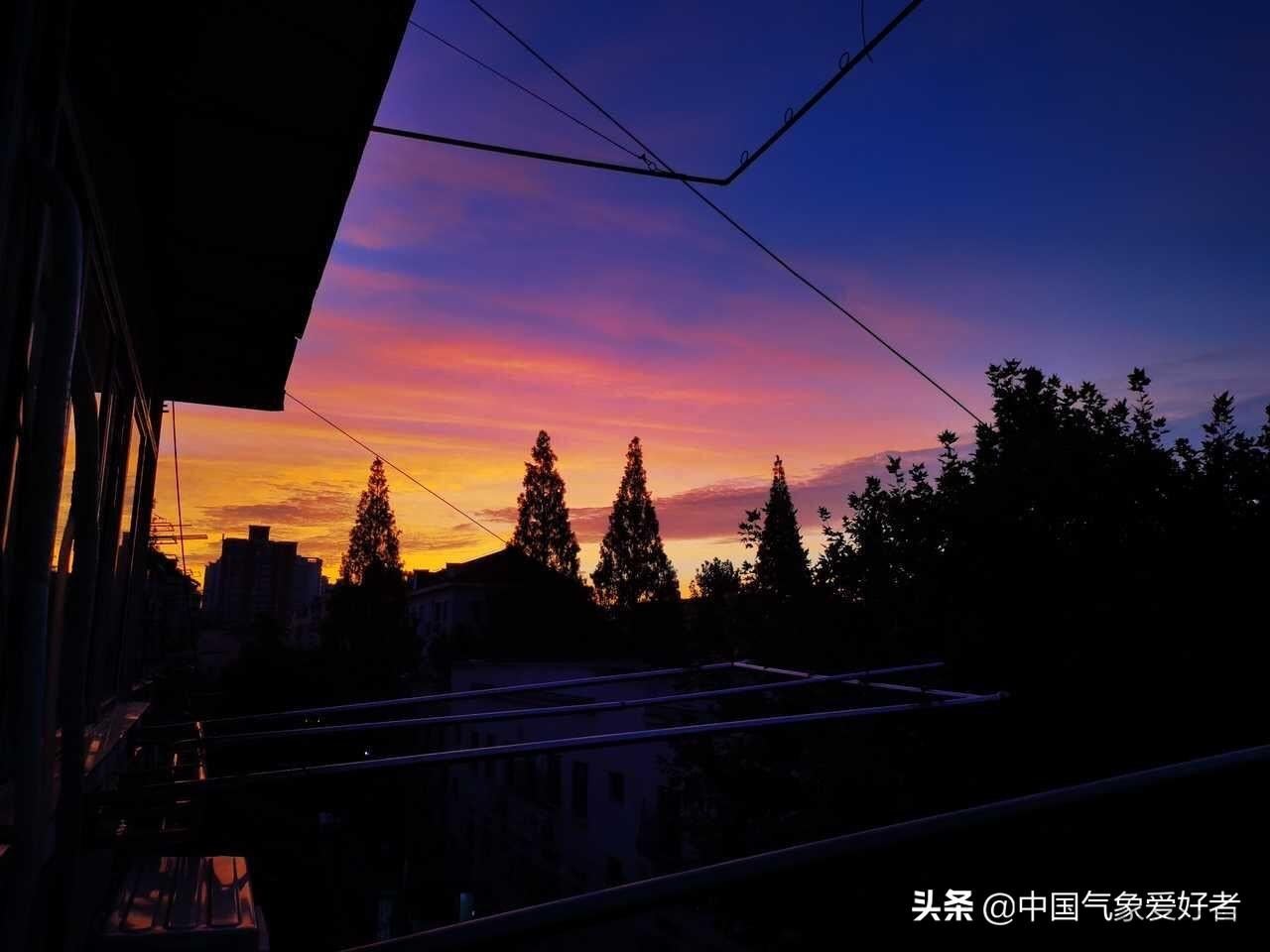早晨出现朝霞是要下雨吗