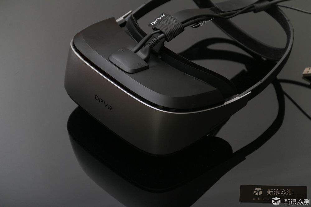 大朋E3-P定位版VR眼镜