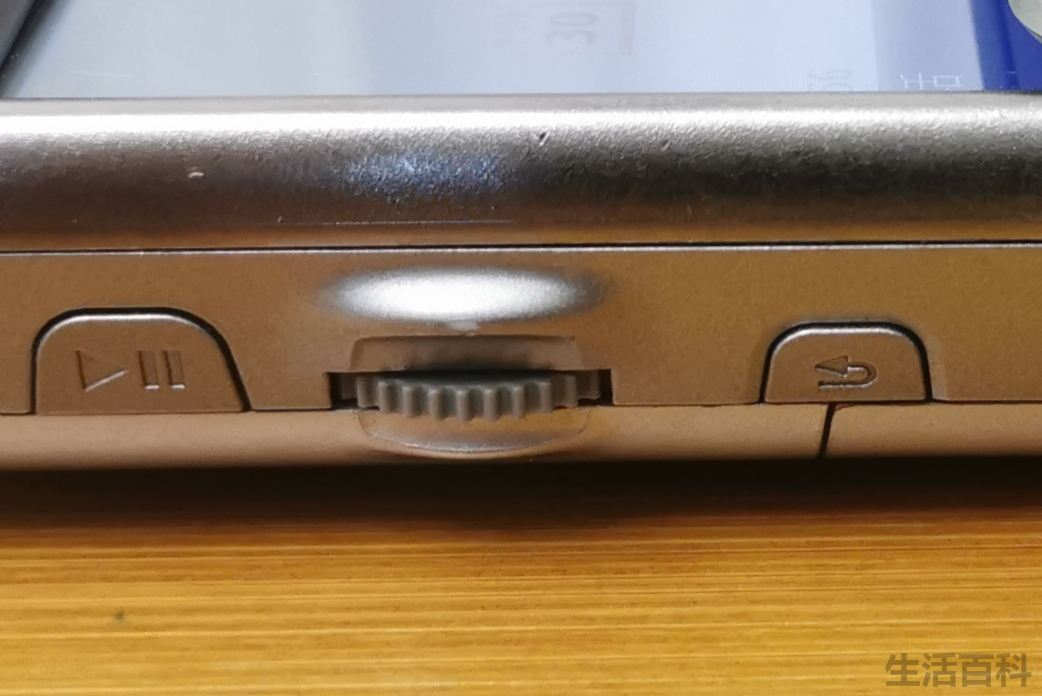 索尼爱立信P990i图片