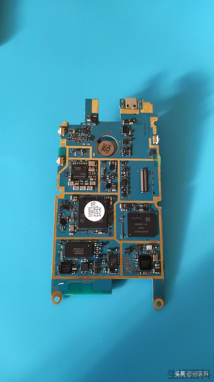 三星I8150手机拆解