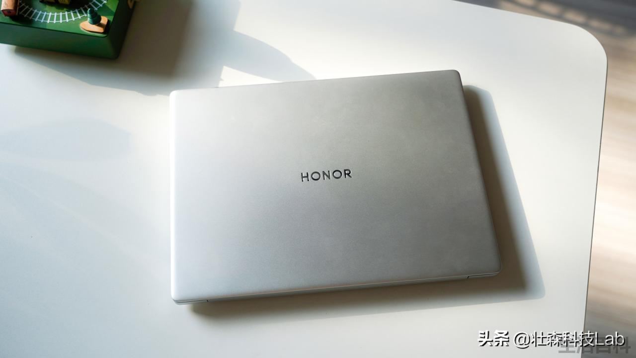 全新荣耀MagicBook 14参数配置