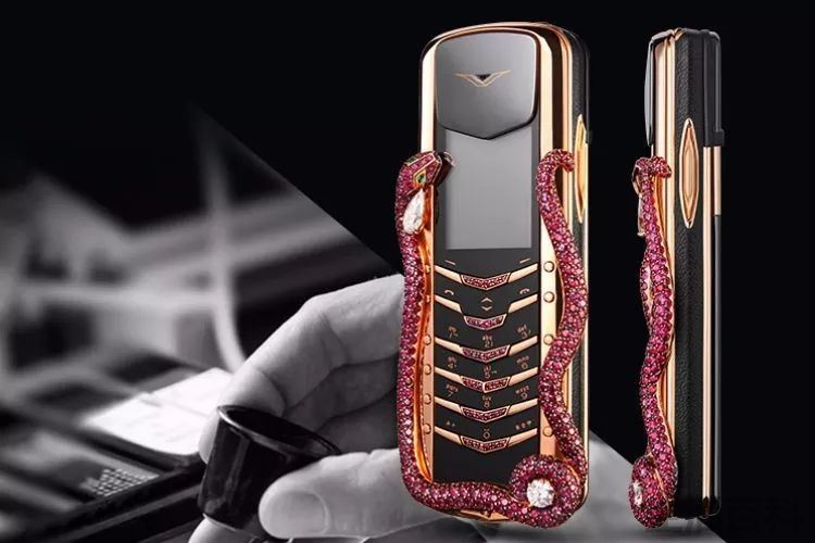 Vertu Signature眼镜蛇限量版手机
