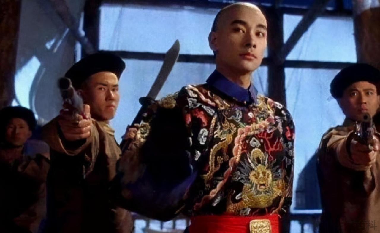 清朝巡抚相当于现在什么官