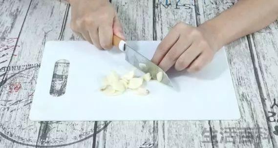 大蒜水的功效与作用及禁忌