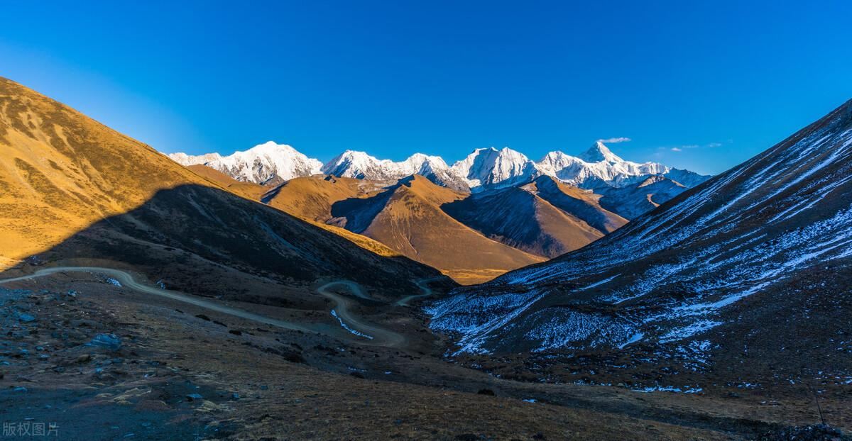 峨日朵雪峰之侧意象有哪些