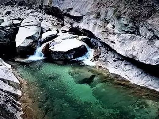 霍山龙井峡瀑布