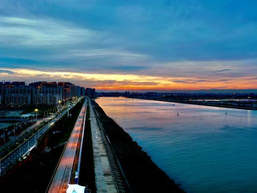 汕头东海岸大道堤坝观景点