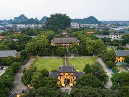 桂林独秀峰
