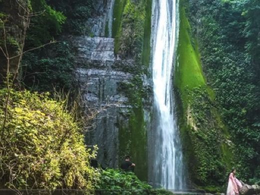 阳朔金沙湾瀑布景区
