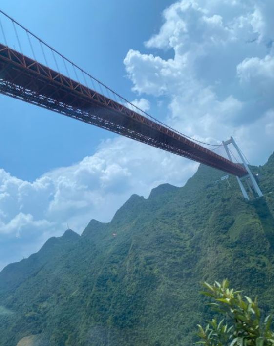 关岭黄果树坝陵河大桥蹦极
