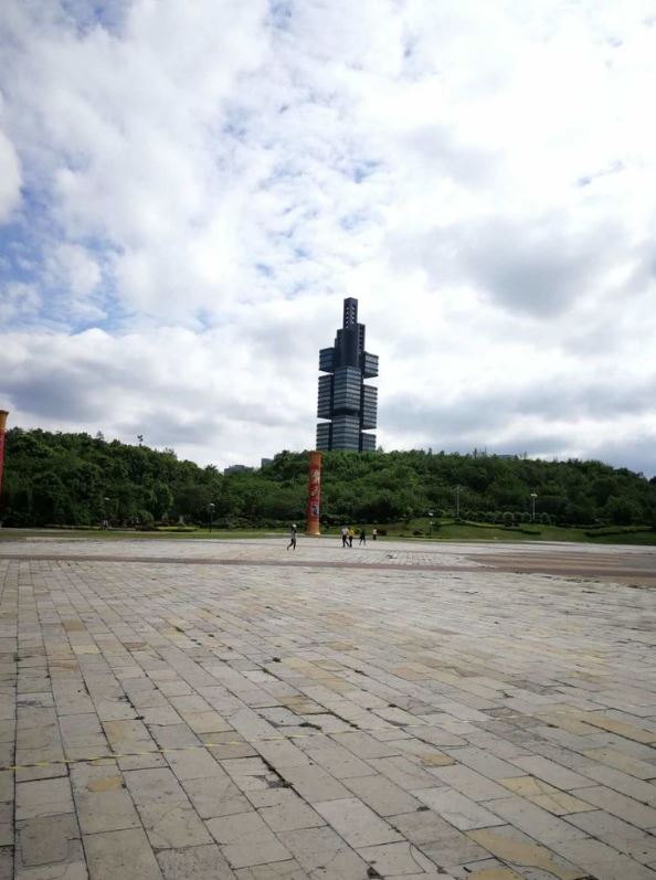 贵阳观山湖公园民族大联欢广场