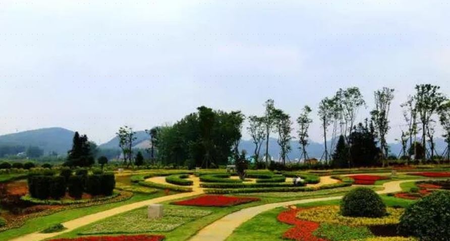 普定百花欢乐大世界