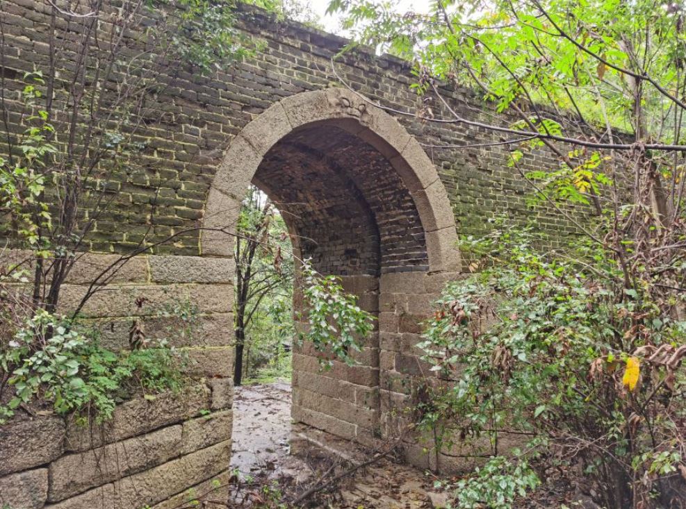 北京东极仙谷自然风景区-五虎门长城景观