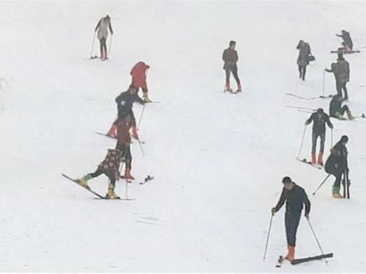 荥阳九龙口滑雪乐园