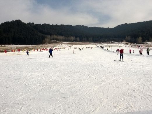罗田红花尖滑雪度假村