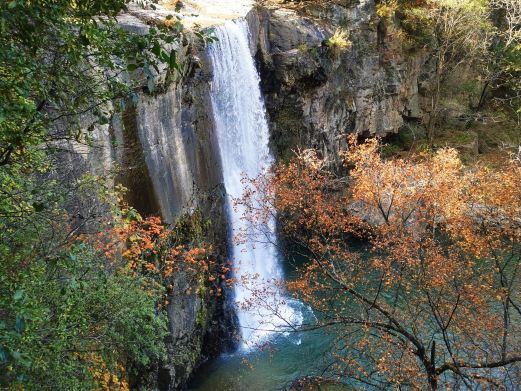 宽甸飞瀑涧