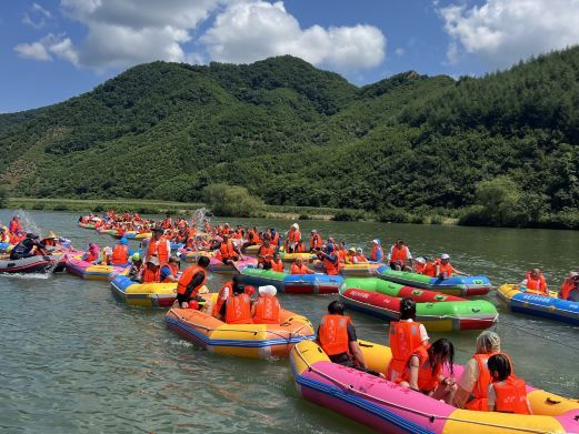 凤城浴龙大峡谷漂流中心点