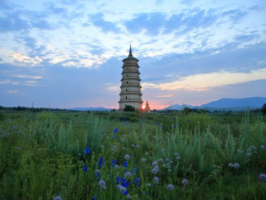 巴林右旗辽庆州白塔