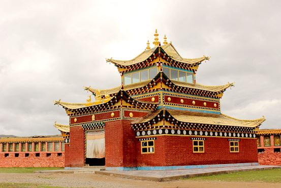 甘德东吉多卡寺