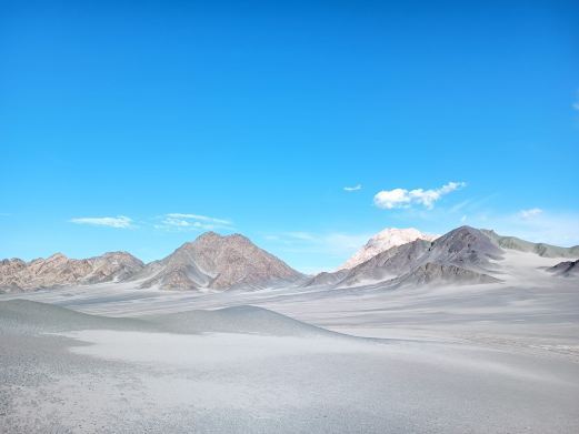 茫崖黑独山