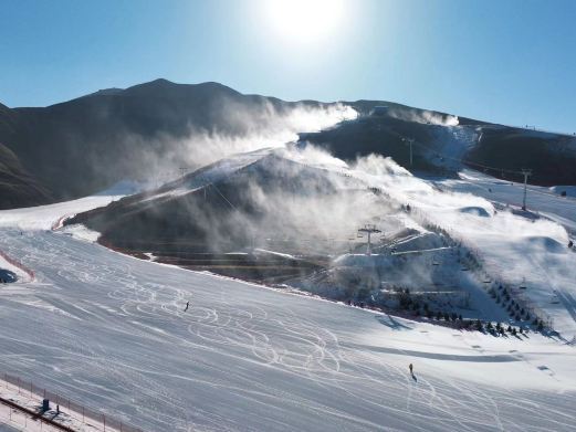 山阴广武国际滑雪场