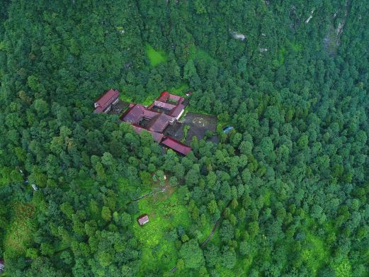 峨眉山仙峰寺