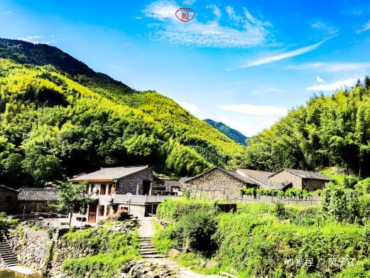缙云岩下石头村景区
