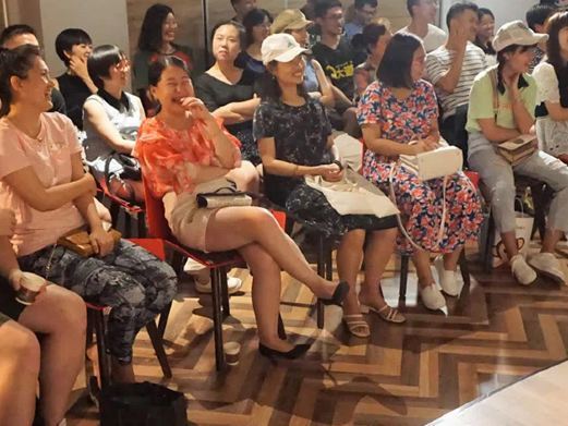 上海乐合喜剧 亲子互动魔术脱口秀-南京东路店