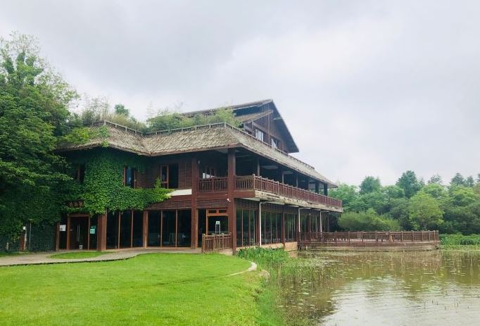 上海东滩湿地公园观海楼餐厅